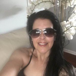 Meet your Posher, Nelia